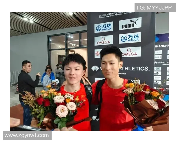 上海羽毛球队在钻石联赛中的拼搏历程与荣耀时刻回顾 上海羽毛球队在钻石联赛中的拼搏历程与荣耀时刻回顾